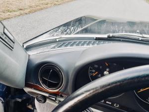 Mercedes-Benz 560 SL 1986 года  (NA)